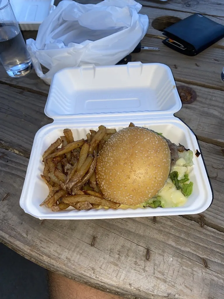 Clement Couldouce_Le Food Box_Saint-Étienne-du-Grès_review