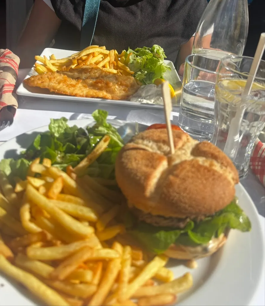 Hannah Crawford_Le Saint Giniez - Bar Tabac Brasserie Restaurant_Marseille_review