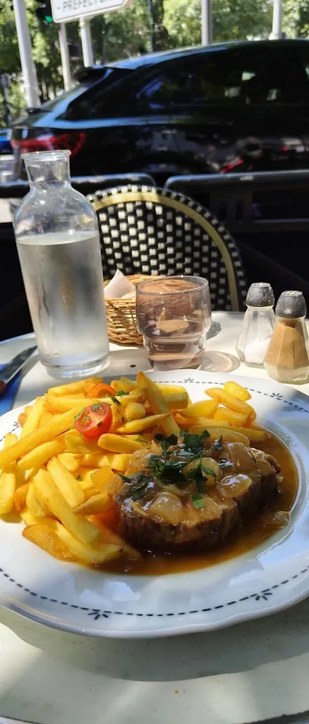 Thierry Sciascia_Le Saint Giniez - Bar Tabac Brasserie Restaurant_Marseille_review