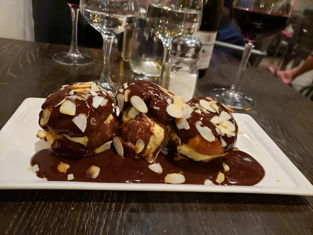 Camila Gutierrez_L'Entrecôte du Huitième_Marseille_review