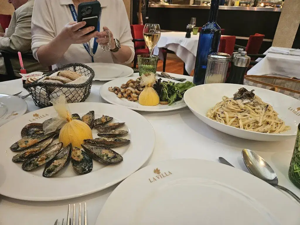 Mridula Bhalla_La Villa_Marseille_review