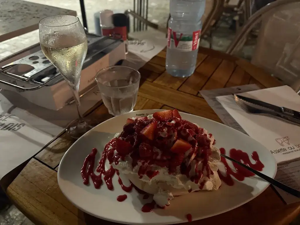 Maro VanValer-Campbell_Léo Léa - Assiette au Boeuf - Saint-Jean-Cap-Ferrat_Saint-Jean-Cap-Ferrat_review