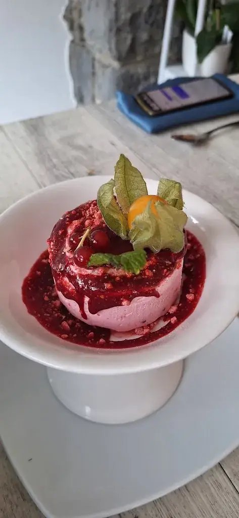 Cyrielle Lacaille_La Table du Grand Lac_Publier_review