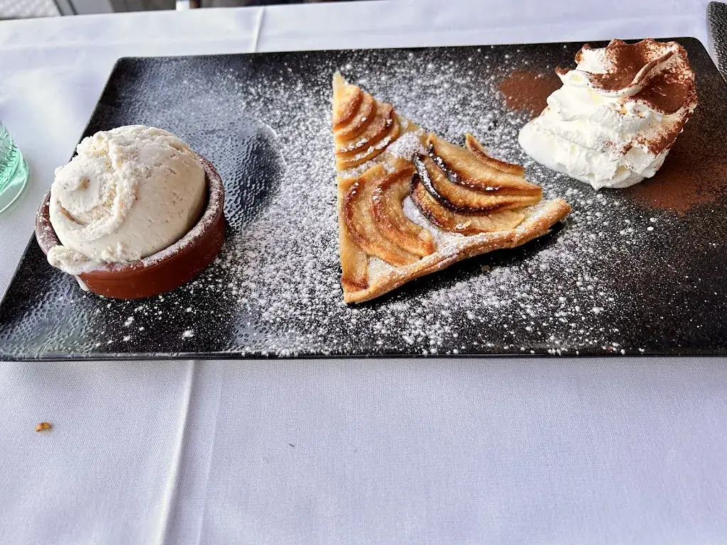 Jackie Defoe_Restaurant La Goëlette à Saint-Jean-Cap-Ferrat_Saint-Jean-Cap-Ferrat_review