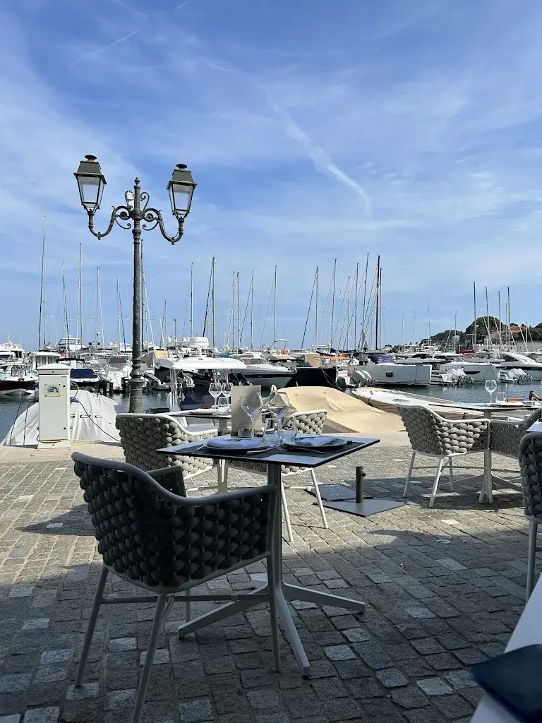 Le Quai 28_Saint-Jean-Cap-Ferrat_slider_image_3