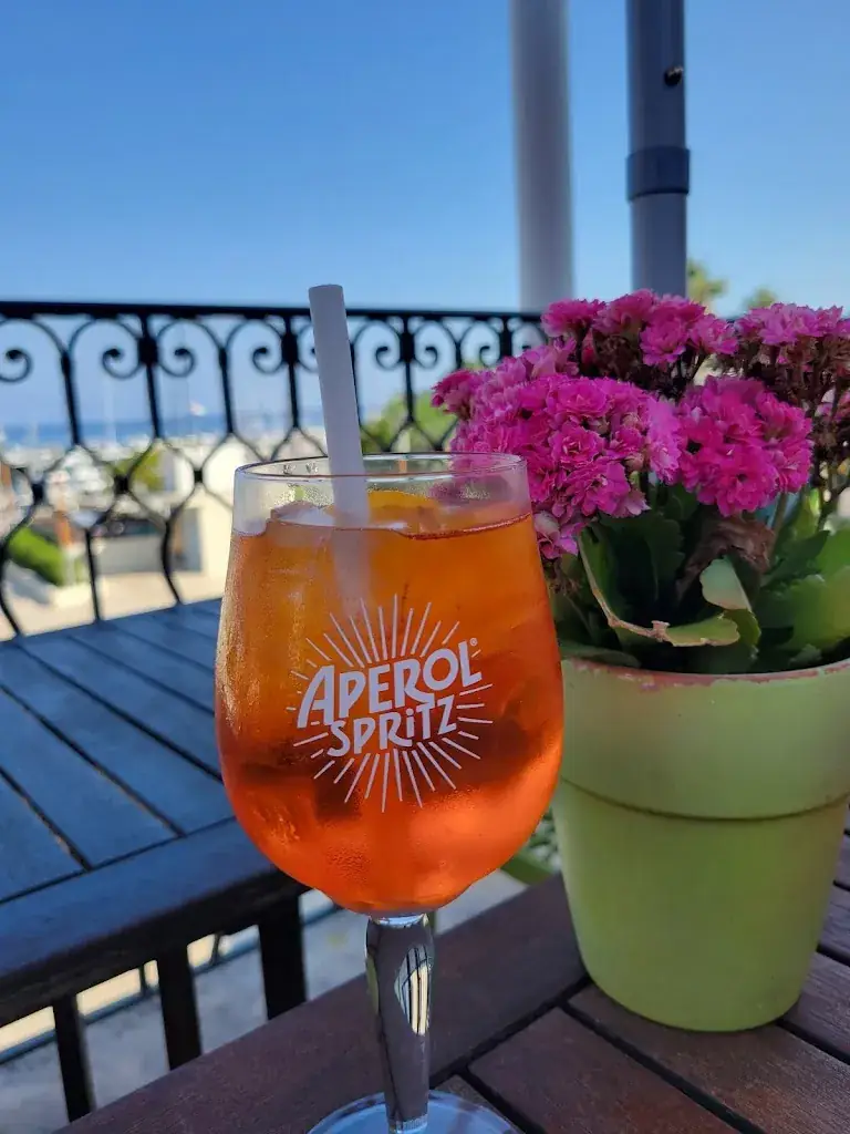 Blake Ericson_Seaside Cafe_Saint-Jean-Cap-Ferrat_review