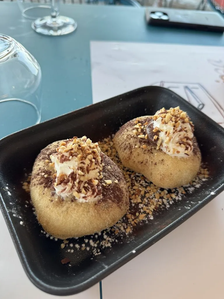 Hillary Greeley Lock_Madamepizza_Saint-Jean-Cap-Ferrat_review