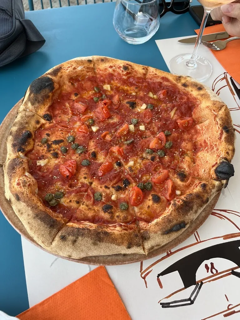 Endre Rex-Kiss_Madamepizza_Saint-Jean-Cap-Ferrat_review