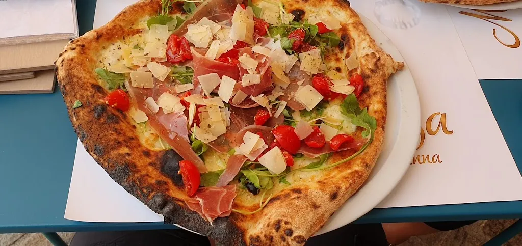 Madamepizza_Saint-Jean-Cap-Ferrat_slider_image_2