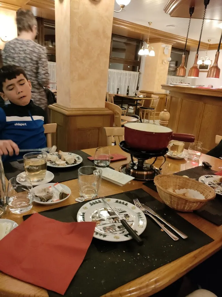 Paradise On Earth_au Relait_Pringy_review