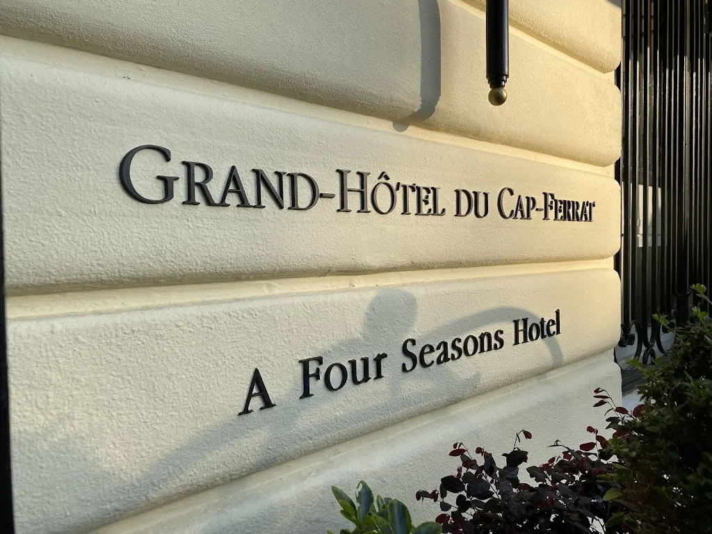 Trung Tran_Le Cap_Saint-Jean-Cap-Ferrat_review