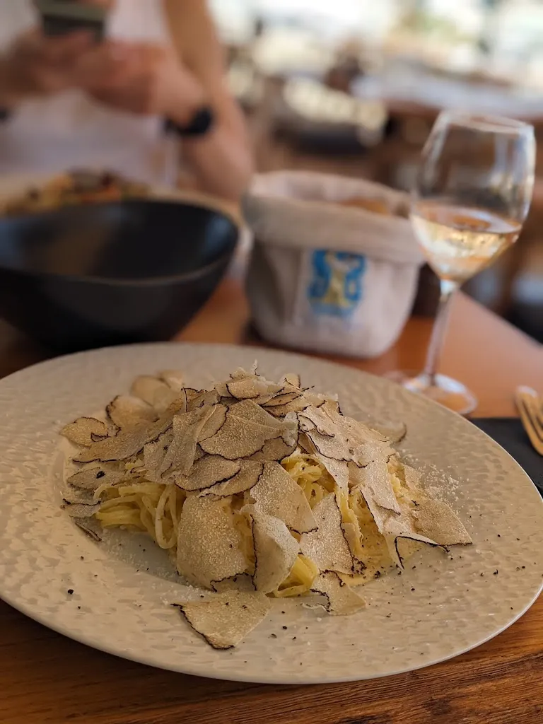 Sara_EQUINOXE_Saint-Jean-Cap-Ferrat_recensione