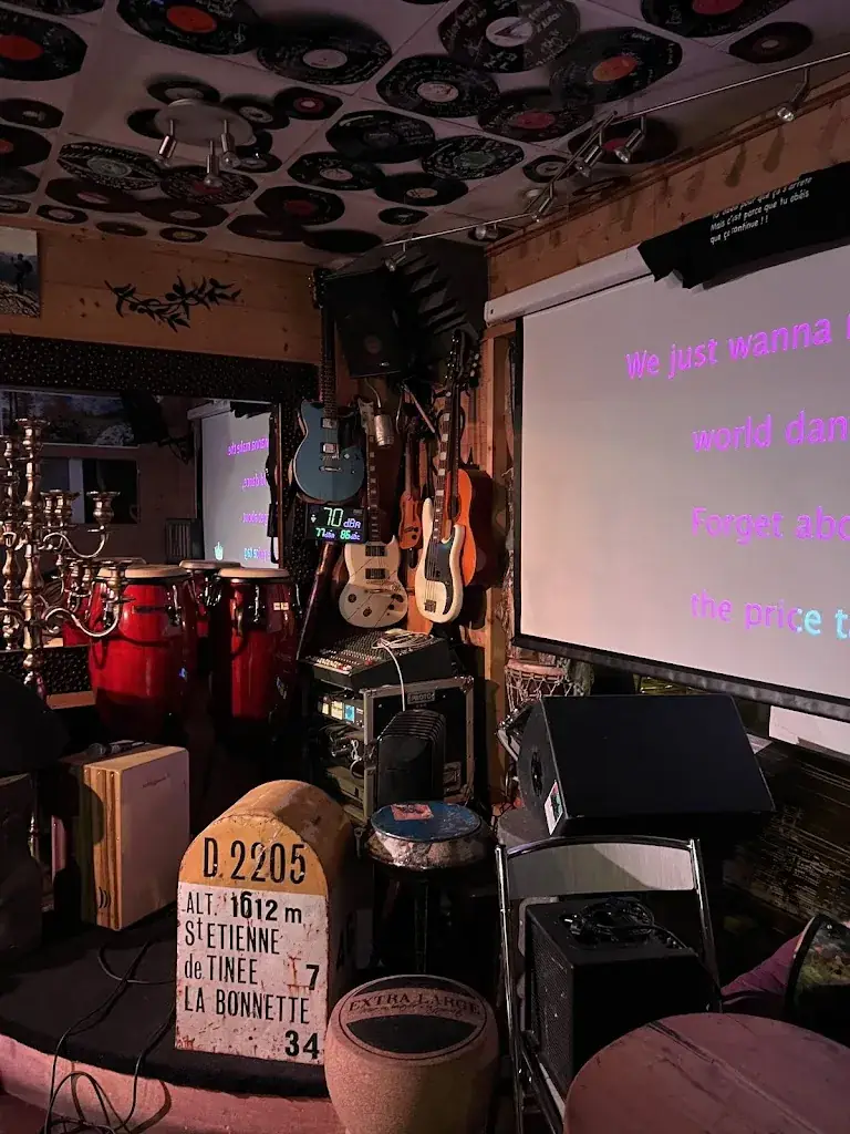 lalala lactus_Au Refuge_Saint-Étienne-de-Tinée_review