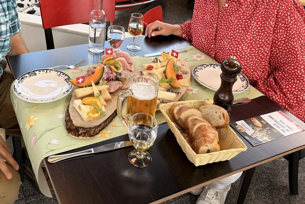 Terri D. Leary_Restaurant de La Maison du Gruyère_Pringy_review