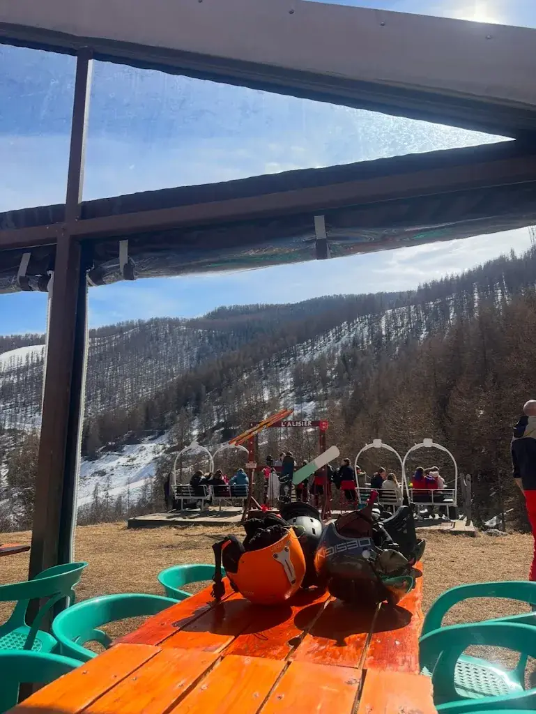 Katerina Ivanova_L'Alisier_06660_review