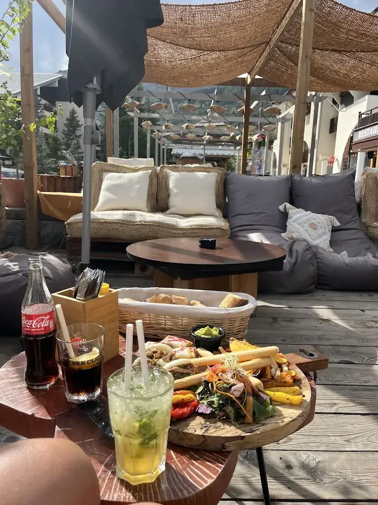 Louves Restaurant_Saint-Étienne-de-Tinée_slider_image_1