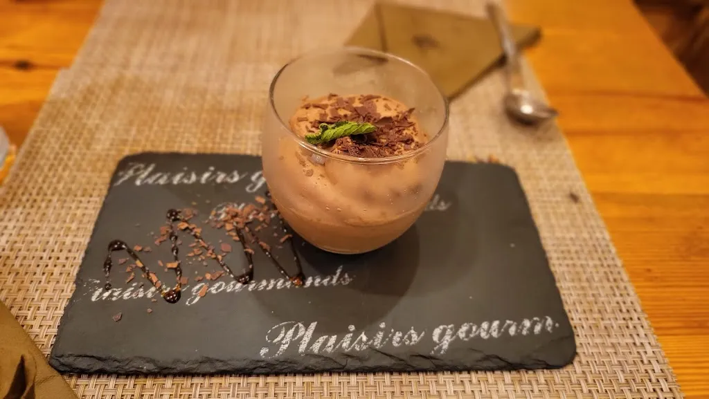 R. M._Le White_Saint-Étienne-de-Tinée_review