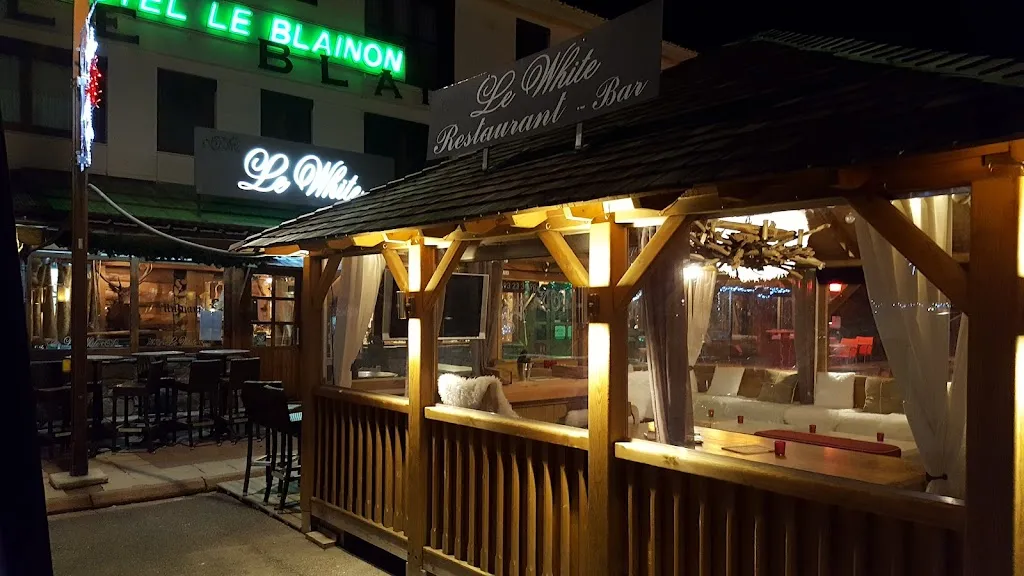 Le White restaurant in Saint-Étienne-de-Tinée