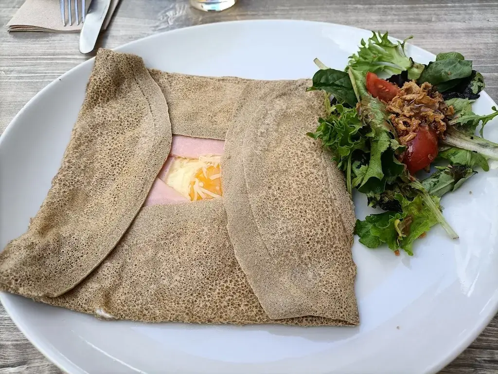 Le café de la place Restaurant in Saint-Étienne-de-Tinée