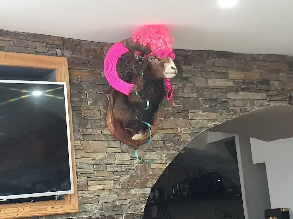 Le café de la place_Saint-Étienne-de-Tinée_slider_image_2