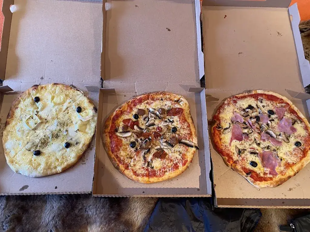 Francois Verones_l'Argentera Pizzeria Auron_Saint-Étienne-de-Tinée_review