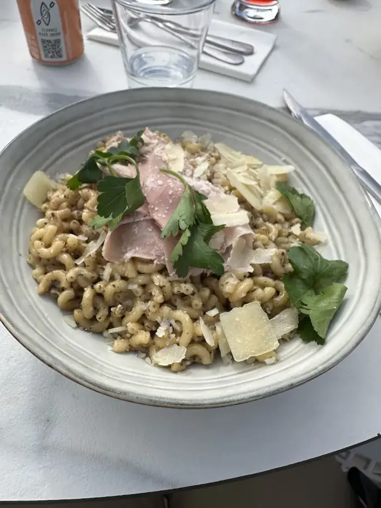 Veronique Lavergne_Les Canailles Auron_06660_review