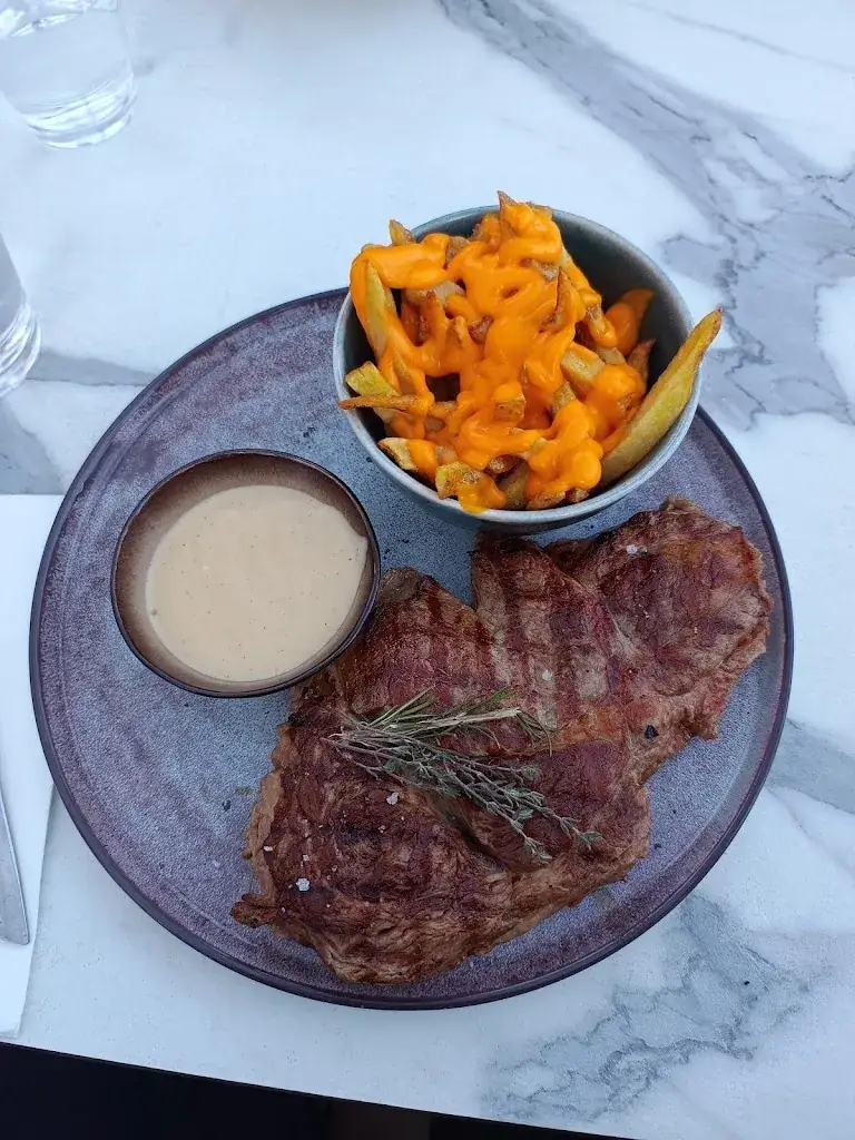 LVS_Les Canailles Auron_06660_review