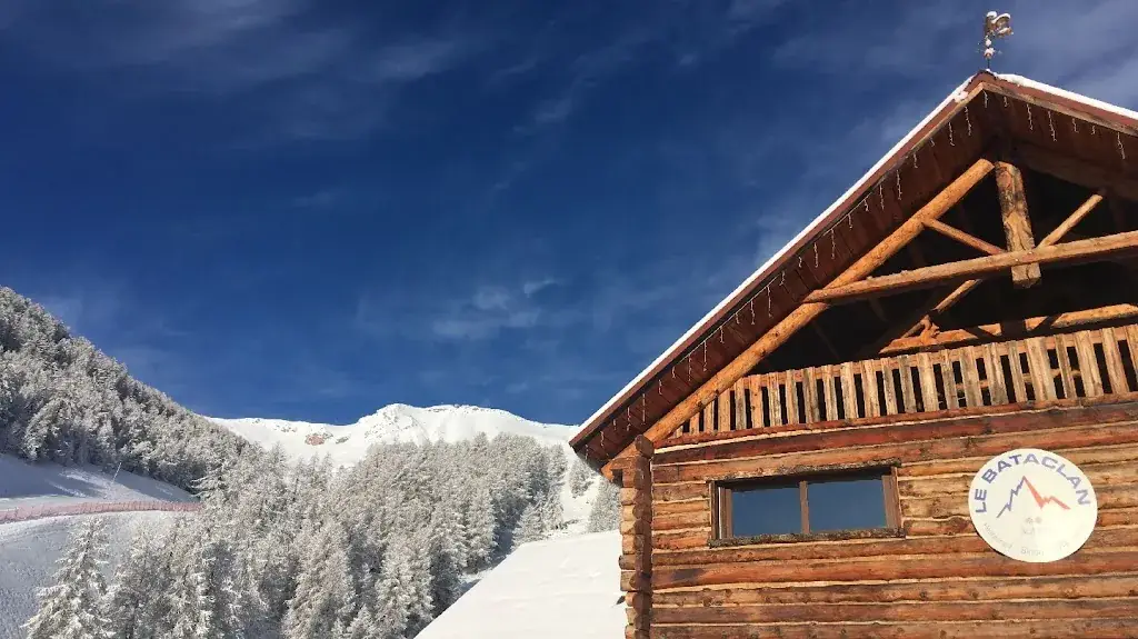 Le Bataclan AURON Hôtel Restaurant_06660_slider_image_3