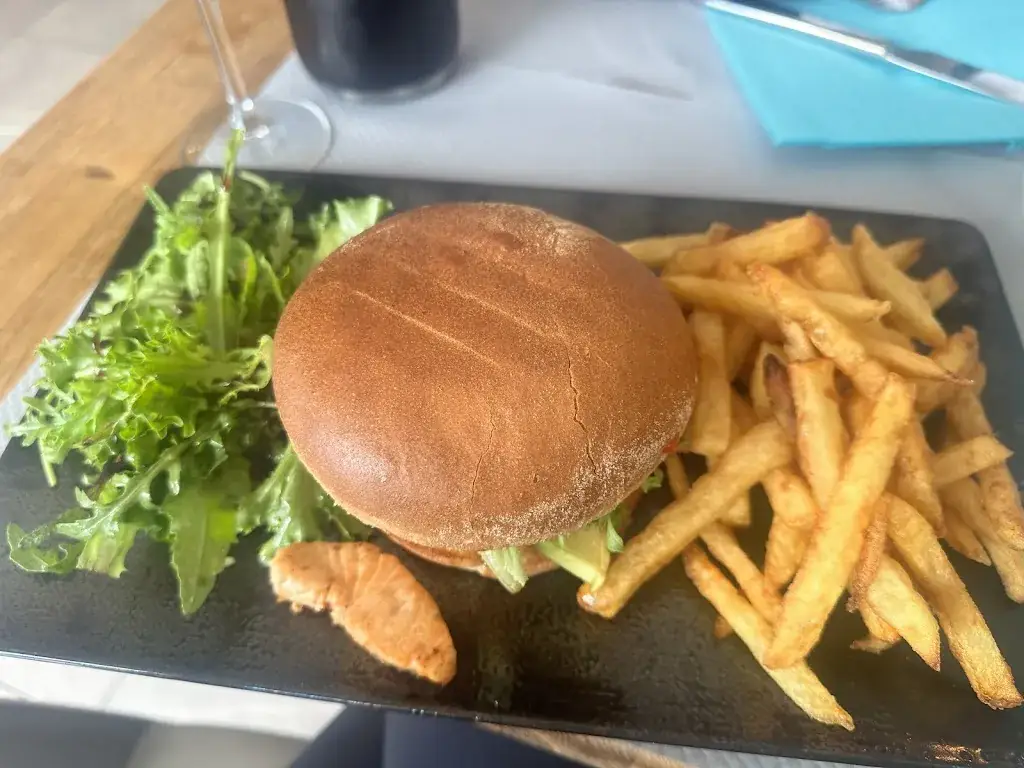 Kelly AY_L'évidence_Saint-Jeannet_review