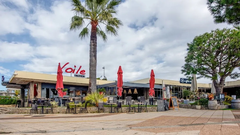 Voile Rouge restaurant in Saint-Laurent-du-Var
