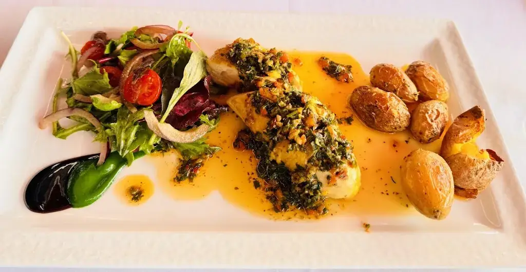 Aida Sesilia Simonetta Bolivar de Bragança_Le Sant'Ana_Saint-Laurent-du-Var_review