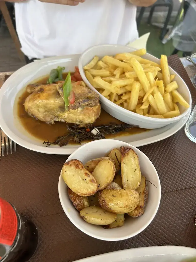 Le Saint-Laurent Café_Saint-Laurent-du-Var_slider_image_3