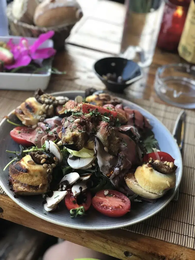 Megan Hanson_Le Blue Bay - Restaurant Bord de mer - Saint-Laurent-Du-Var_Saint-Laurent-du-Var_review