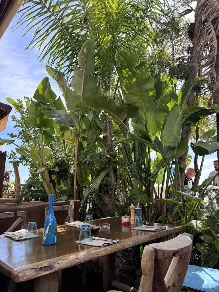 La Cabane Saint Laurent du var restaurant in Saint-Laurent-du-Var