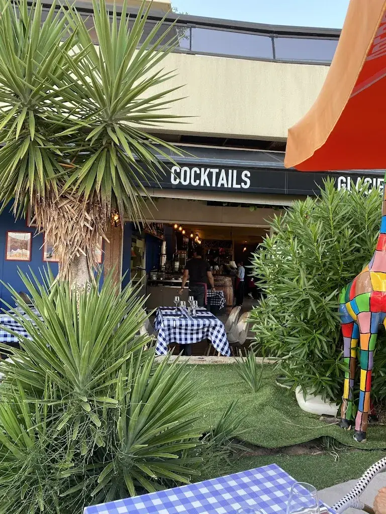 Casa Luna - Restaurant St Laurent du Var_Saint-Laurent-du-Var_slider_image_2