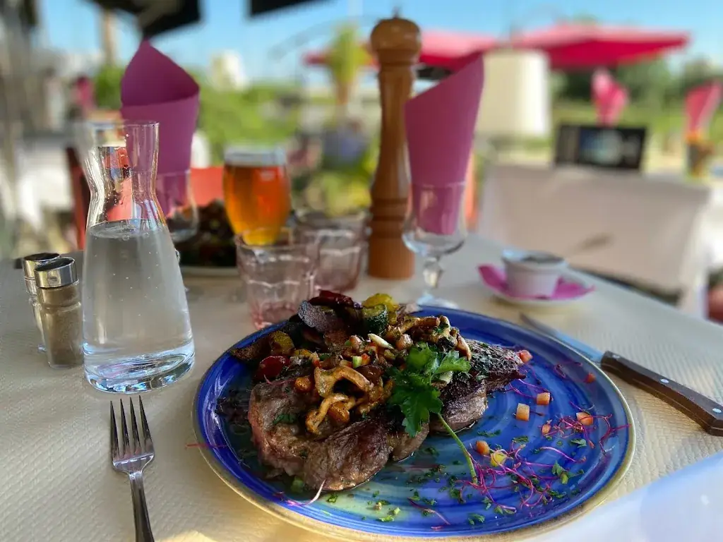 Casa Luna - Restaurant St Laurent du Var_Saint-Laurent-du-Var_slider_image_3