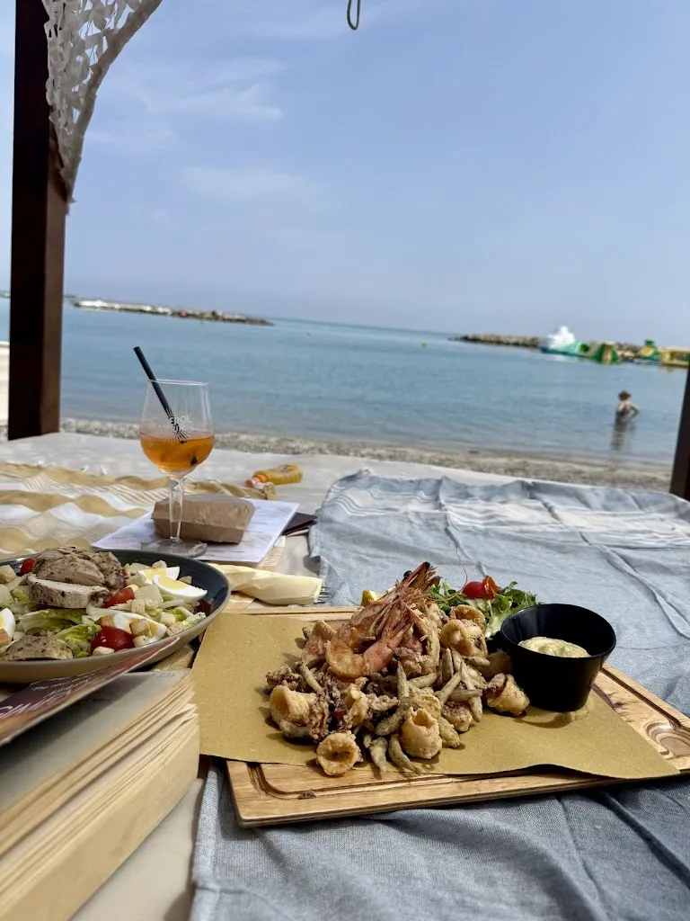 Karla De Villiers_Beach Club_Saint-Laurent-du-Var_review