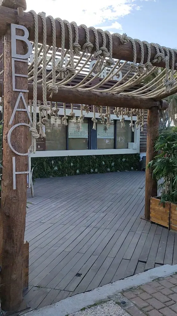 Beach Club_Saint-Laurent-du-Var_slider_image_2