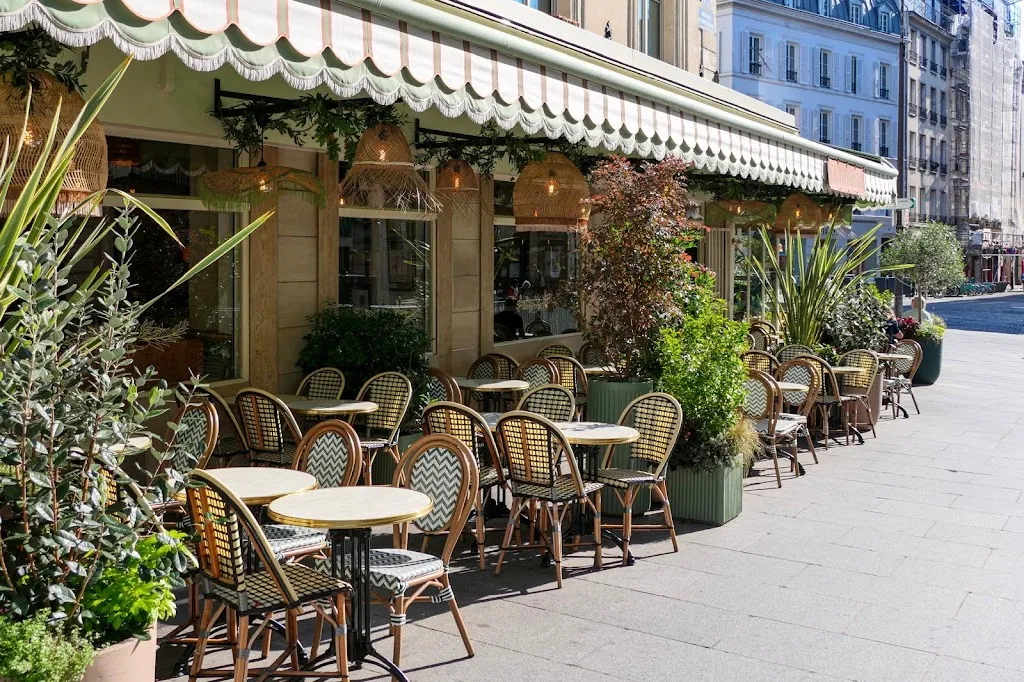 Terrasse Saint-Lazare restaurant in Paris