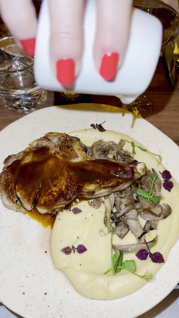 La Belle Quille_Paris_slider_image_2