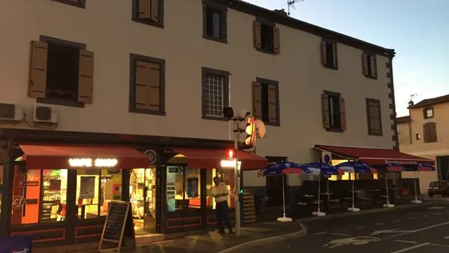 Le Brazza_Pont-du-Château_slider_image_3