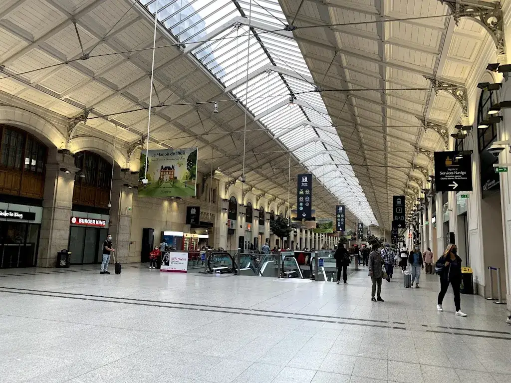 Saint-Lazare_Paris_slider_image_3