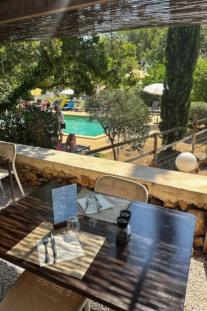 Le Kabanon des Ecuries de l'Aube_Saint-Marc-Jaumegarde_slider_image_2