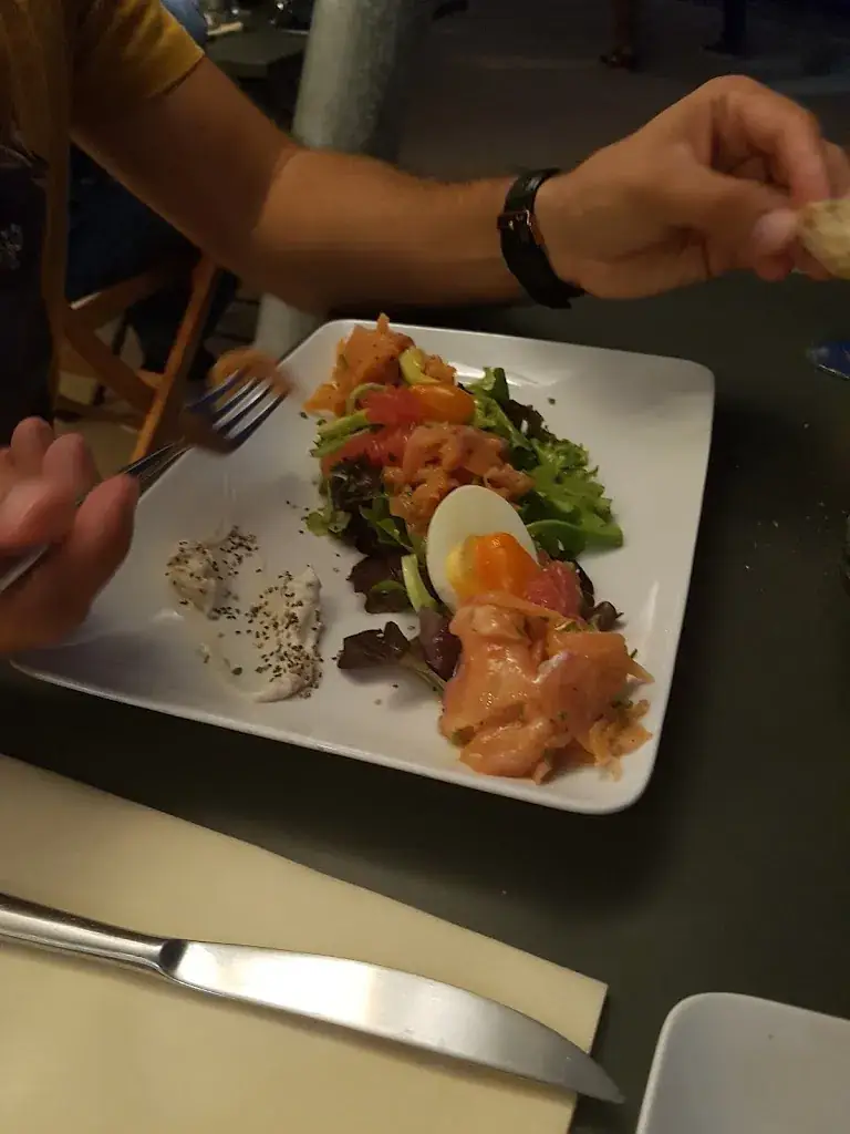 Sandulache Stefania_Goût-Thé II_Saint-Mandrier-sur-Mer_review