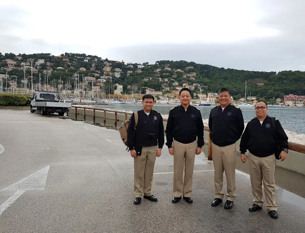 Emilio Jacinto_Goût-Thé II_Saint-Mandrier-sur-Mer_review