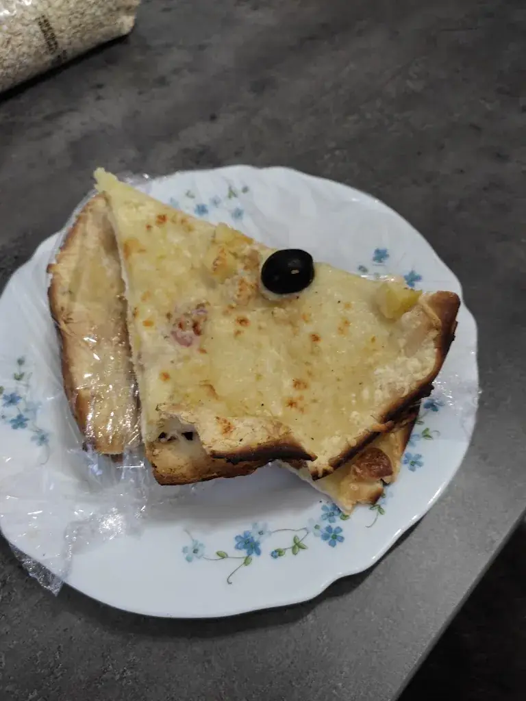 Castel Pizza_Pont-du-Château_slider_image_2