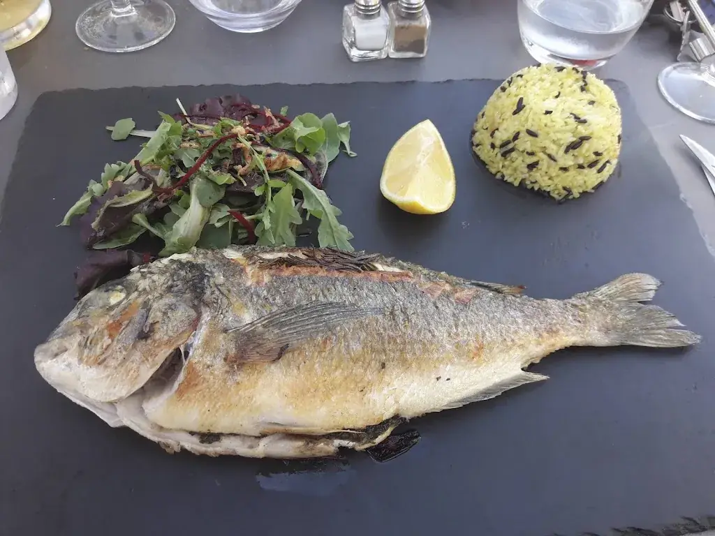 Maite Hiriart_La Baie des Anges_Saint-Mandrier-sur-Mer_review