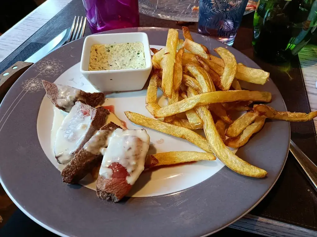 Charlène Chaudron_La Cave_Saint-Martin-Vésubie_review