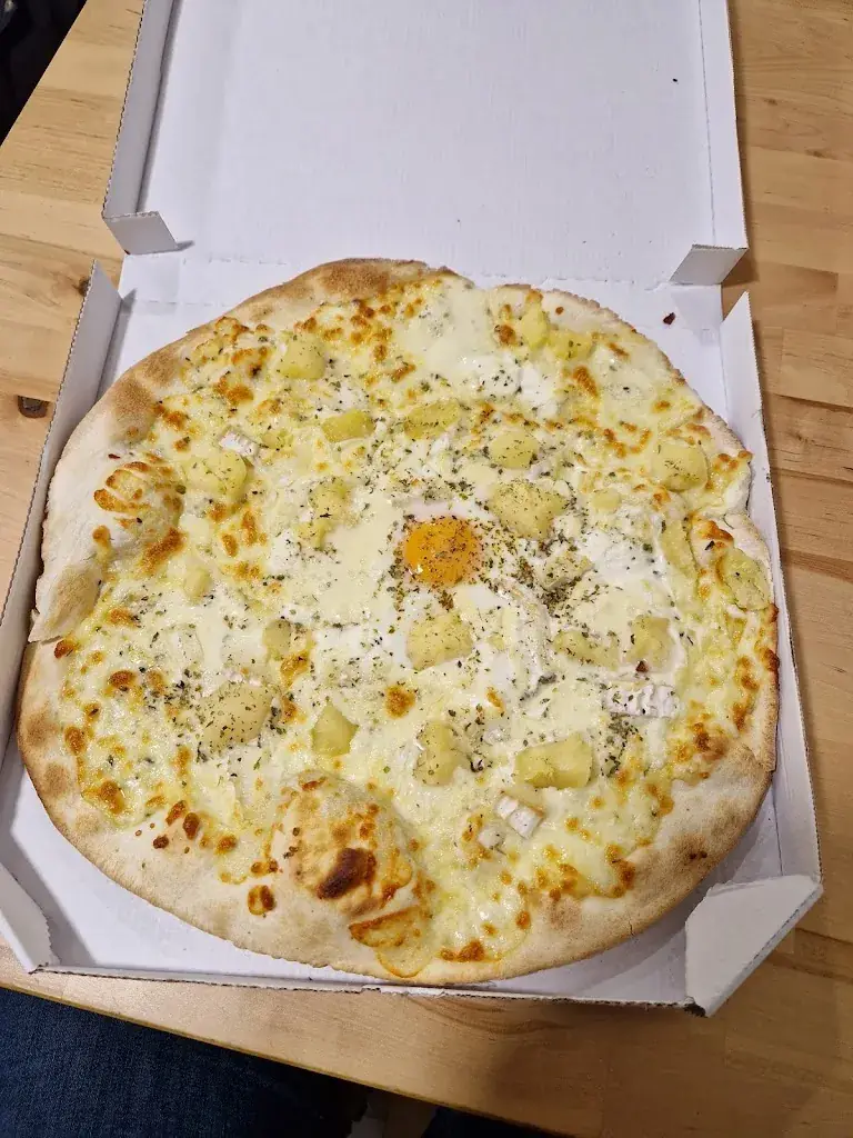 Hoa nguyen trieu_La pizza_Saint-Martin-Vésubie_review