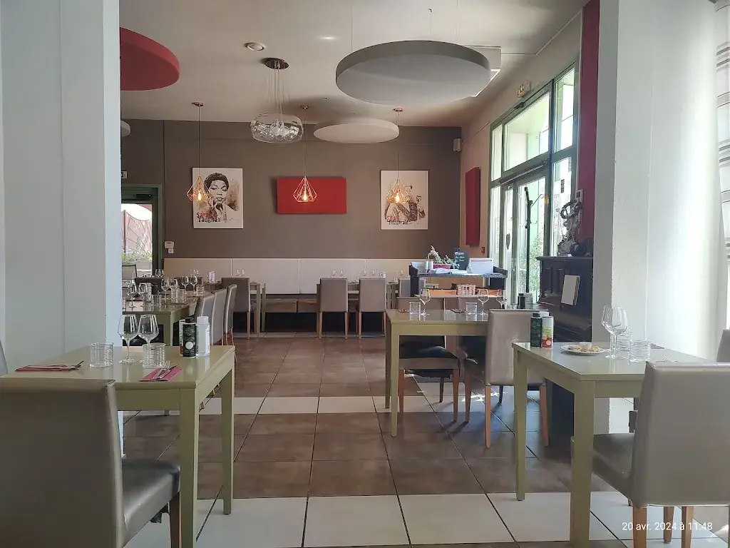 Dan Pot_Le saint M_Saint-Martin-de-Crau_review